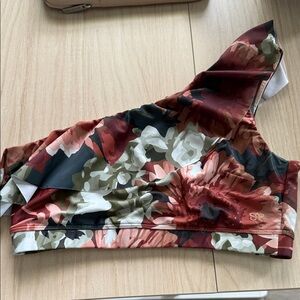 Albion Icon wave crop, Messina- size medium